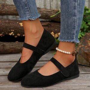 Classic Black Mary Jane Flats for Women - Everyday Comfort